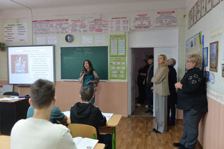 Заступниця Голови Верховної Ради України Олена Кондратюк відвідала спеціальну загальноосвітню школу № 18 м. Києва.