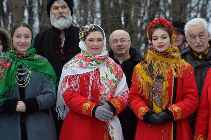 У столичному Національному музей народної архітектури та побуту України встановили найбільшого дідуха в Україні. Його висота – 7,5 метра. Дідух виконали у формі тризуба з пшениці. Його створювали десантник Ярослав Кучма, який через поранення тимчасово втратив змогу ходити, та 95-річна Пелагея Живко з Львівщини.
Також у музеї виступили фолькльорні гурти з Києва та області.
