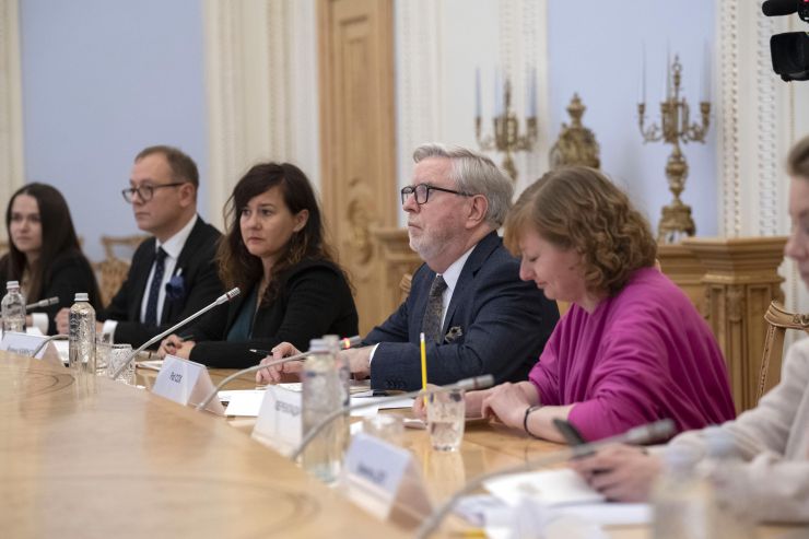 Віцеспікерка Олена Кондратюк зустрілася з Експрезидентом Європарламенту Петом Коксом