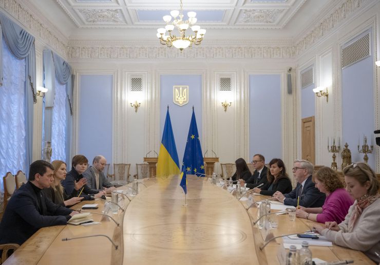 Віцеспікерка Олена Кондратюк зустрілася з Експрезидентом Європарламенту Петом Коксом