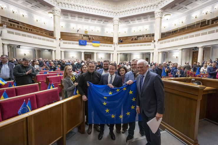 Пленарне засідання Верховної Ради України.
Виступ Віцепрезидента Європейської Комісії Жозепа Борреля.  
Верховна Рада схвалила у першому читанні законопроєкт про мобілізацію. Боррель
