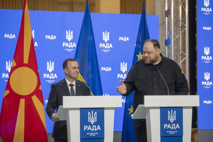 Пленарне засідання Верховної Ради України 24 лютого. Сьогодні у Верховній Раді України були присутні представники 30 країн, міжнародних, зокрема, парламентських організацій. З трибуни Верховної Ради України виступили Голова Собранія Республіки Північна Македонія Йован Мітреський та Прем'єр-міністр Королівства Бельгія Александер де Кроо.