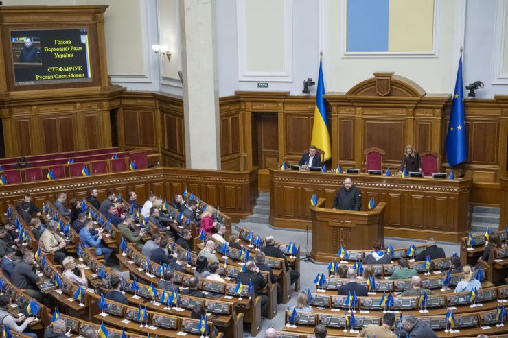Пленарне засідання Верховної Ради України 24 лютого. Сьогодні у Верховній Раді України були присутні представники 30 країн, міжнародних, зокрема, парламентських організацій. З трибуни Верховної Ради України виступили Голова Собранія Республіки Північна Македонія Йован Мітреський та Прем'єр-міністр Королівства Бельгія Александер де Кроо.
