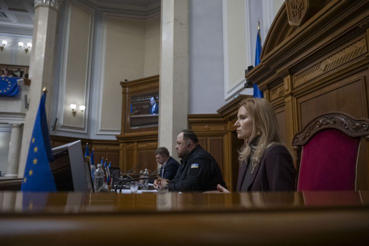 Пленарне засідання Верховної Ради України 24 лютого. Сьогодні у Верховній Раді України були присутні представники 30 країн, міжнародних, зокрема, парламентських організацій. З трибуни Верховної Ради України виступили Голова Собранія Республіки Північна Македонія Йован Мітреський та Прем'єр-міністр Королівства Бельгія Александер де Кроо.