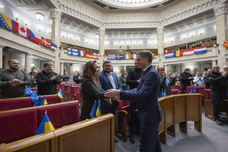 Пленарне засідання Верховної Ради України 24 лютого. Сьогодні у Верховній Раді України були присутні представники 30 країн, міжнародних, зокрема, парламентських організацій. З трибуни Верховної Ради України виступили Голова Собранія Республіки Північна Македонія Йован Мітреський та Прем'єр-міністр Королівства Бельгія Александер де Кроо.