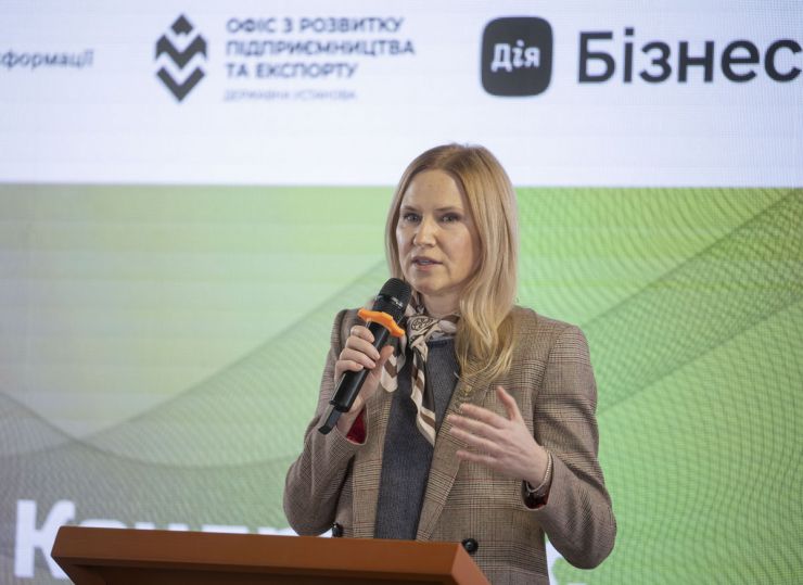 Заступниця Голови Верховної Ради України, співголова міжфракційного депутатського об’єднання «Рівні можливості» Олена Кондратюк долучилася до відкриття форуму «Жінки. Бізнес. Відновлення»
