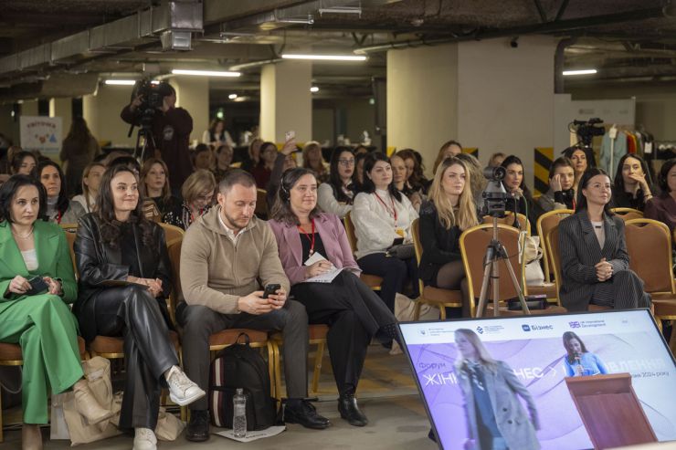 Заступниця Голови Верховної Ради України, співголова міжфракційного депутатського об’єднання «Рівні можливості» Олена Кондратюк долучилася до відкриття форуму «Жінки. Бізнес. Відновлення»