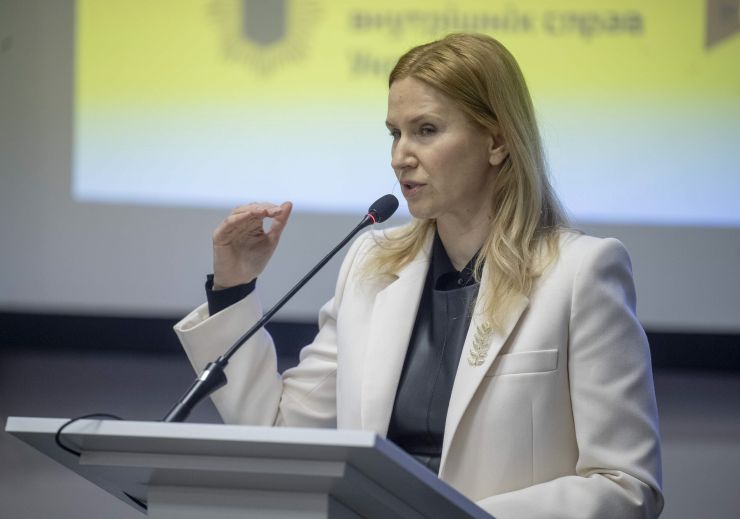 Заступниця Голови Верховної Ради України Олена Кондратюк під час спеціального заходу щодо обговорення викликів та важливості підтримки жінок у вітчизняних органах правопорядку та екстрених службах. Його провели в Києві в межах глобальної кампанії та проекту 