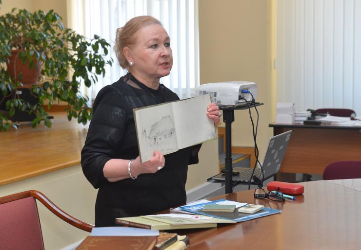 До Дня народження Великого Кобзаря Освітній Центр Верховної Ради України провів для курсантів Військового інституту Київського національного університету ім. Т.Шевченка спеціальний парламентський онлайн-урок. У рамках заходу відбулася зустріч з народною депутаткою України Юлією Овчинниковою. А також спеціальна лекція про життя та творчість Кобзаря від директорки Музею історичного центру міста Києва Наталії Клименко, яка раніше очолювала музей Тараса Шевченка. Он-лайн урок відбувся за модерації керівниці Освітнього центру Верховної Ради України Олени Костинюк.