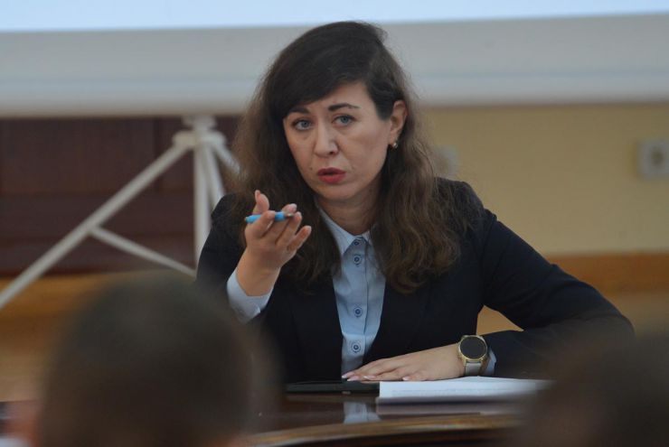 До Дня народження Великого Кобзаря Освітній Центр Верховної Ради України провів для курсантів Військового інституту Київського національного університету ім. Т.Шевченка спеціальний парламентський онлайн-урок. У рамках заходу відбулася зустріч з народною депутаткою України Юлією Овчинниковою. А також спеціальна лекція про життя та творчість Кобзаря від директорки Музею історичного центру міста Києва Наталії Клименко, яка раніше очолювала музей Тараса Шевченка. Он-лайн урок відбувся за модерації керівниці Освітнього центру Верховної Ради України Олени Костинюк.