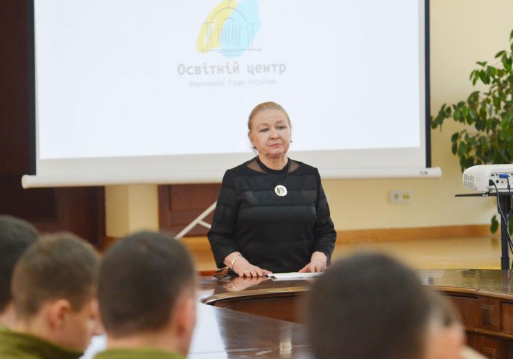 До Дня народження Великого Кобзаря Освітній Центр Верховної Ради України провів для курсантів Військового інституту Київського національного університету ім. Т.Шевченка спеціальний парламентський онлайн-урок. У рамках заходу відбулася зустріч з народною депутаткою України Юлією Овчинниковою. А також спеціальна лекція про життя та творчість Кобзаря від директорки Музею історичного центру міста Києва Наталії Клименко, яка раніше очолювала музей Тараса Шевченка. Он-лайн урок відбувся за модерації керівниці Освітнього центру Верховної Ради України Олени Костинюк.