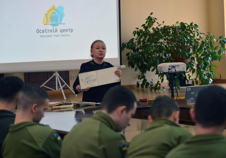 До Дня народження Великого Кобзаря Освітній Центр Верховної Ради України провів для курсантів Військового інституту Київського національного університету ім. Т.Шевченка спеціальний парламентський онлайн-урок. У рамках заходу відбулася зустріч з народною депутаткою України Юлією Овчинниковою. А також спеціальна лекція про життя та творчість Кобзаря від директорки Музею історичного центру міста Києва Наталії Клименко, яка раніше очолювала музей Тараса Шевченка. Он-лайн урок відбувся за модерації керівниці Освітнього центру Верховної Ради України Олени Костинюк.