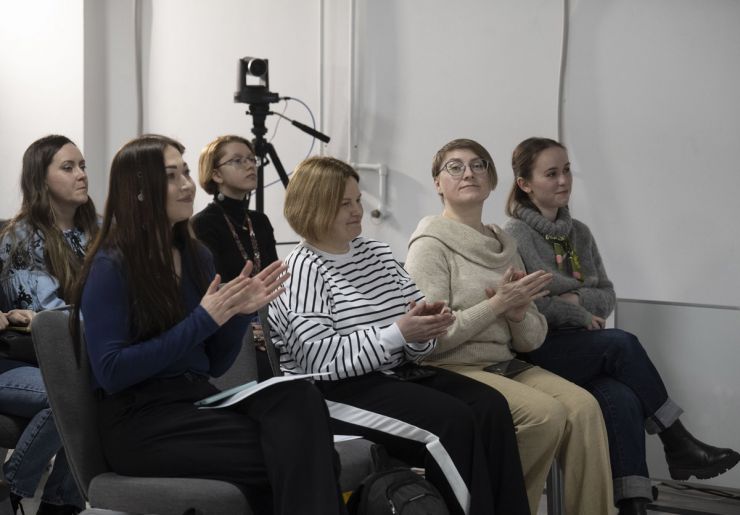 Віцеспікерка Олена Кондратюк взяла участь у презентації благодійної антології «Це воює вона». 25 історій про 25 сміливиць, які нині захищають Україну на фронті. 900 примірників книги буде безкоштовно передано в 900 бібліотек в різних регіонах України. 