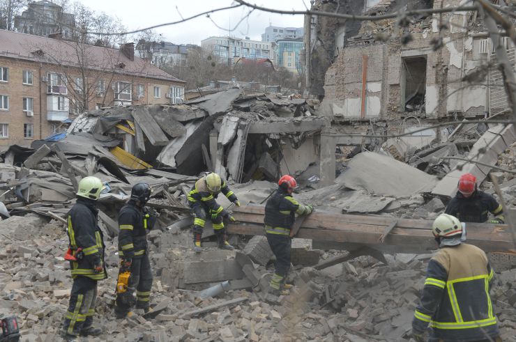 Наслідки ракетних обстрілів у столиці