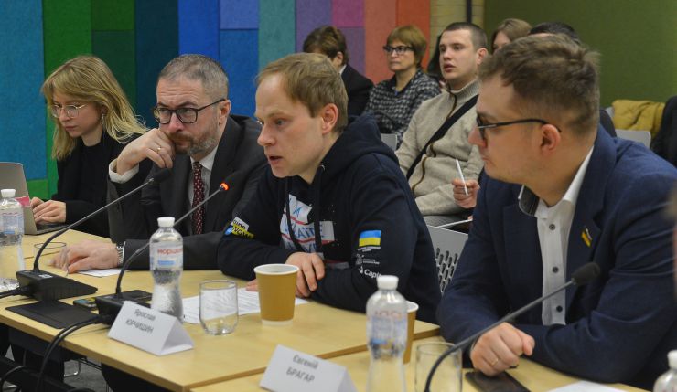 У Комітеті Верховної Ради України з питань свободи слова відбувся круглий стіл «Порядок акредитації журналістів, які працюють на лінії зіткнення». Ярослав Юрчишин