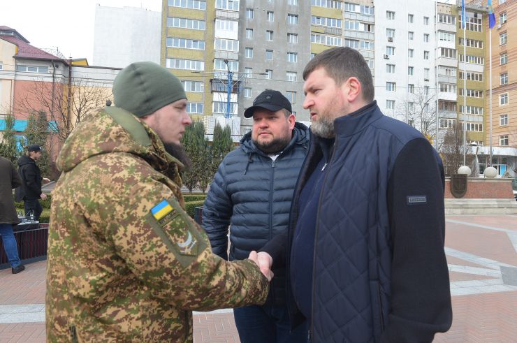 Із нагоди 10-ї річниці створення Національної гвардії України на центральній площі Ірпеня підняли прапор військового формування. Клочко