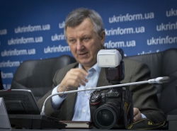 В Укрінформі відбулась  презентація книги “Фронтовий альбом” фоторепортера газети “Голос України” Олександра Клименка. 
