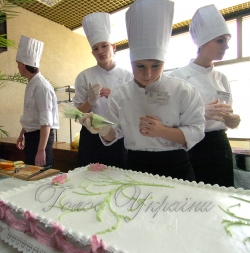 У Київському палаці дітей та юнацтва відкрито Ярмарку професій.