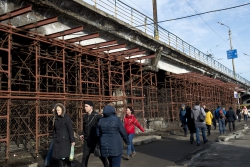 Місце руйнування Шулявського шляхопроводу.