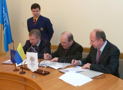 Церемонія підписання Угоди про співробітництво між КНУ ім. Тараса Шевченка, НТУУ «КПІ» та МАН. 