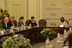 Круглий стіл на тему: «Мир в Україні понад усе!» за участю всесвітньо відомого гуманітарного лідера Шрі Шрі Раві Шанкара.