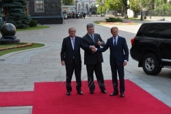 У Києві під головуванням Президента Петра Порошенка розпочався Дев'ятнадцятий Саміт Україна-Європейський Союз.