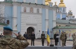 Президент, Верховний Головнокомандувач Збройних Сил України Петро Порошенко підписав  Указ «Про встановлення в Україні Дня Десантно-штурмових військ Збройних Сил України», який відзначатиметься щороку 21 листопада.