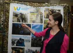 Відкриття фотоекспозиції у Верховній Раді України про діяльність громадської організації «Волонтери України».