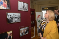 З нагоди 80-річчя голови Народного Руху України, Героя України Вячеслава 
Чорновола в  кулуарах ІІІ-го поверху Верховної  Ради України відкрилася фотовиставка «Вячеслав Чорновіл та журналісти». 