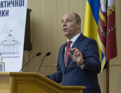 Голова Верховної Ради України Андрій Парубій прочитав лекцію студентам Київського національного університету ім. Тараса Шевченка.