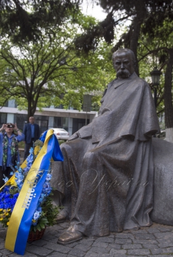 Коротка церемонія покладання квітів Головою Верховної Ради України А.Парубієм до пам’ятника Т.Г.Шевченку
