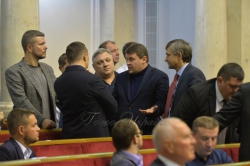 Позачергове засідання Верховної Ради України щодо введення воєнного стану.
Вечірне засідання.
