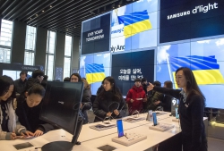 Голова Парламенту ознайомився з експозиціями Виставкового центру Samsung 