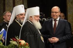 Голова ВР України Андрій Парубій, президент України Петро Порошенко взяли участь у Об’єднавчому соборі українських православних церков, що пройшов у Софії Київській 