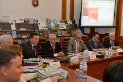 Ректор Національного педагогічного університету імені М.П. Драгоманова Віктор  Андрущенко презентував книгу