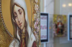 У ВР України відкрилась виставка ікон-картин Олександра Охапкіна 