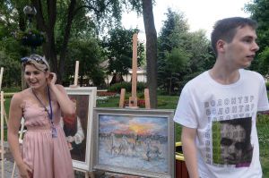 Студенти КНУ під час благодійного концерту