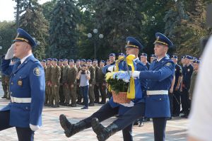 Голова Верховної Ради України Дмитро Разумков взяв участь у церемонії вшанування пам’яті військовослужбовців, які загинули 31 серпня 2015 р. під час несення служби під стінами Верховної Ради України 

