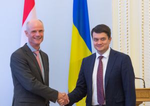 Голова Верховної Ради України Дмитро Разумков зустрівся з Міністром закордонних справ Королівства Нідерланди Стефаном Блоком