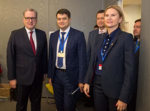 Зустріч Голови Верховної Ради України Дмитра Разумкова з Головою Національної Асамблеї Французької Республіки Рішаром Ферраном 