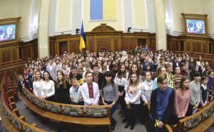 З ініціативи комітету з прав людини відбулося привітання Голови Верховної Ради Дмитра Разумкова зі святом Святого Миколая дітей з різних регіонів України.