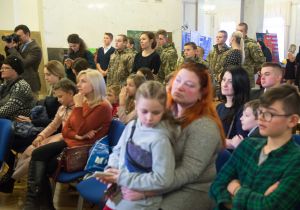 У Верховній Раді України відбулися заходи з нагоди святкування Дня Святого Миколая, які проводитимуться для дітей з родин військовослужбовців із міста Києва та Київської області, чиї батьки загинули на сході України, боронячи нашу державу.