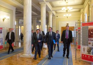 Зустріч Голови Верховної Ради України Дмитра РАЗУМКОВА з Комісаром ЄС з політики сусідства та переговорів щодо розширення Олівером Варгеї
