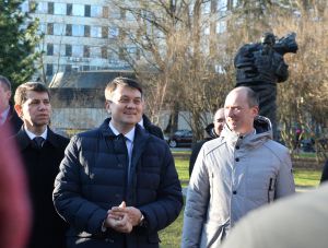 Офіційний візит Голови Верховної Ради України Дмитра Разумкова в Латвію.

Голова Верховної Ради України Дмитро Разумков взяв участь у покладання квітів до пам’ятника Т.Шевченку та зустріч із активом українських громад
