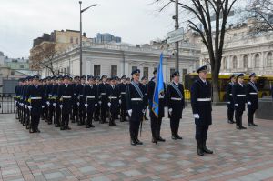 Урочистий захід з нагоди започаткування традиції несення Почесної варти Національної гвардії України біля Верховної Ради України, який супроводжувався урочистим підняттям Державного прапора України.