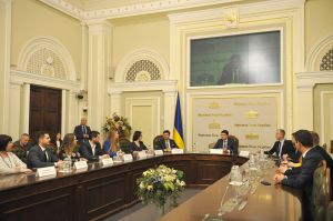 Урочиста церемонія вручення Головою Верховної Ради України Дмитром Разумковим Премії Верховної Ради України за внесок молоді у розвиток парламентаризму та місцевого самоврядування