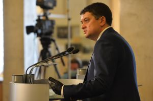 Брифінг голови Верховної Ради України Дмитра Разумкова