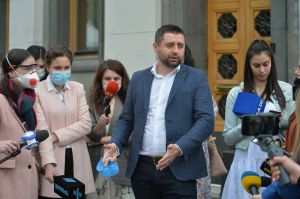 Брифінг народних депутатів України  фракції «Слуга народу» Олександра Корнієнка та Давида Арахамії