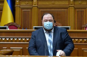 Пленарне засідання Верховної Ради України.

Головуючий запропонував розглянути сьогодні проект Закону про внесення змін до деяких законів України щодо окремих питань завершення 2019/2020 навчального року №3669. 