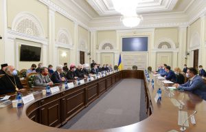 Голова Верховної Ради України Дмитро Разумков провів зустріч з представниками Всеукраїнської Ради Церков і релігійних організацій.